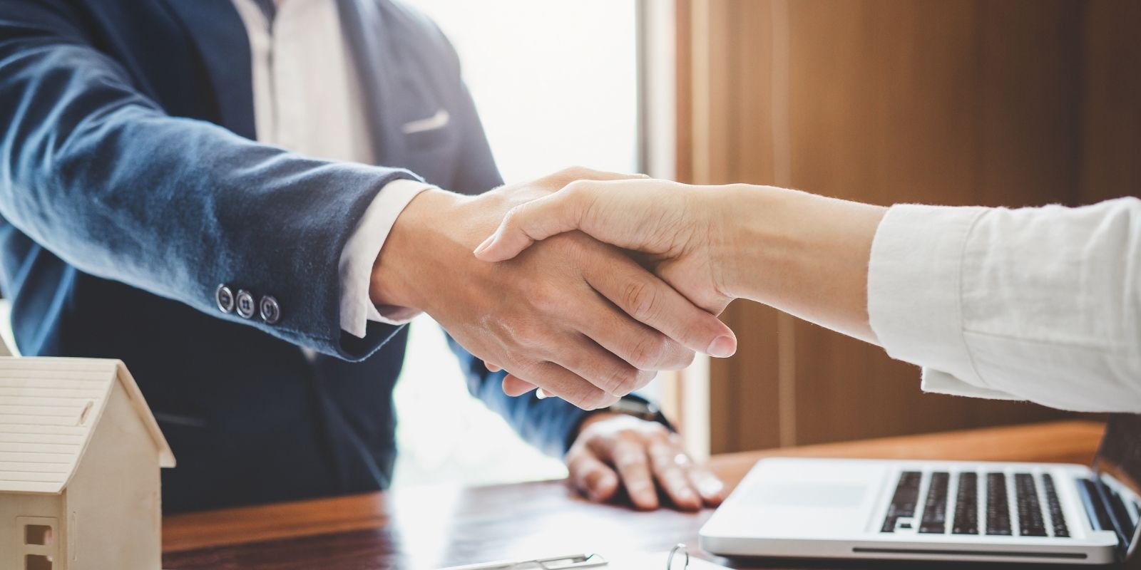 Is-Hiring-an-Agent-Really-Worth-It_